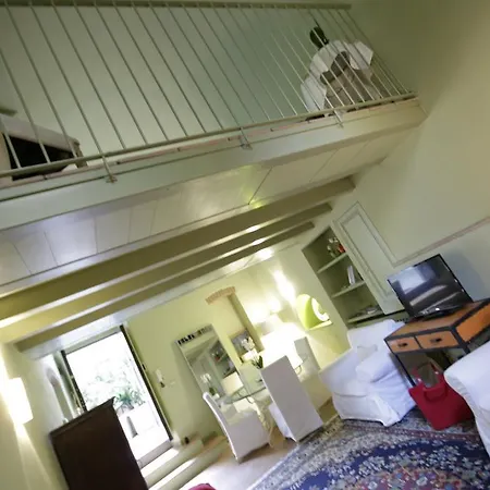 Fleur De Lis Loft Apartment *